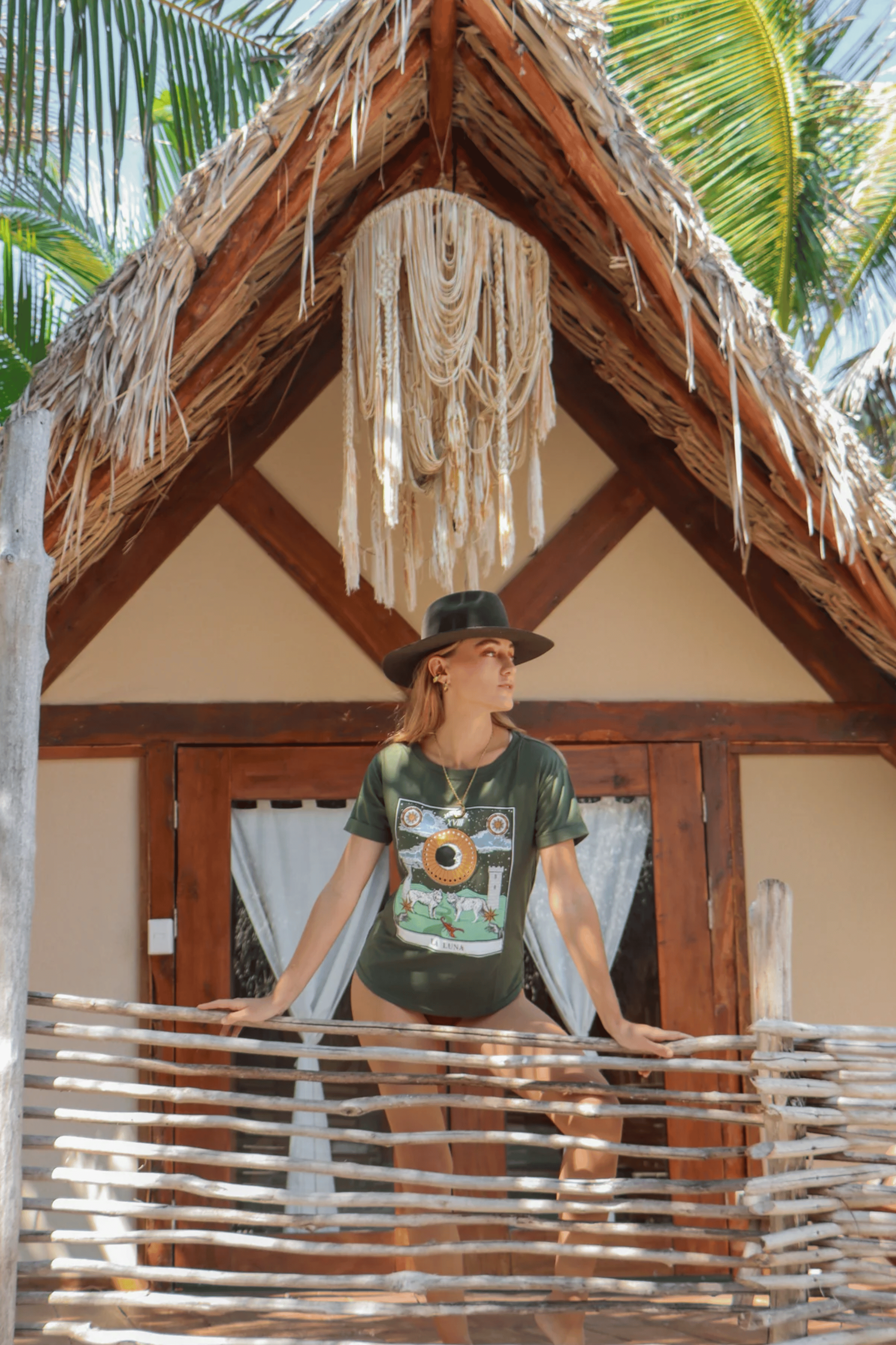 The Moon T-Shirt Green