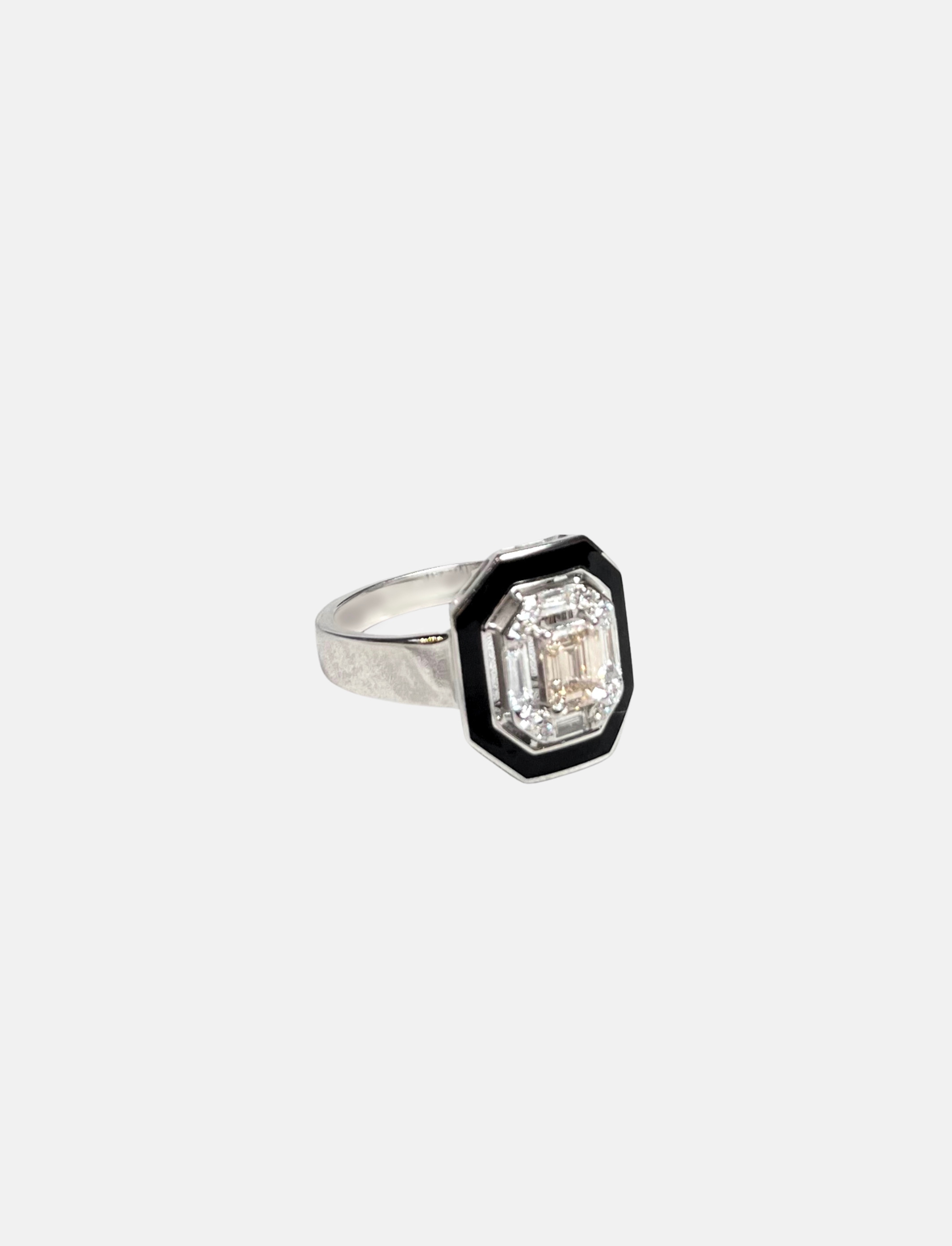 Art Deco Ring in Black