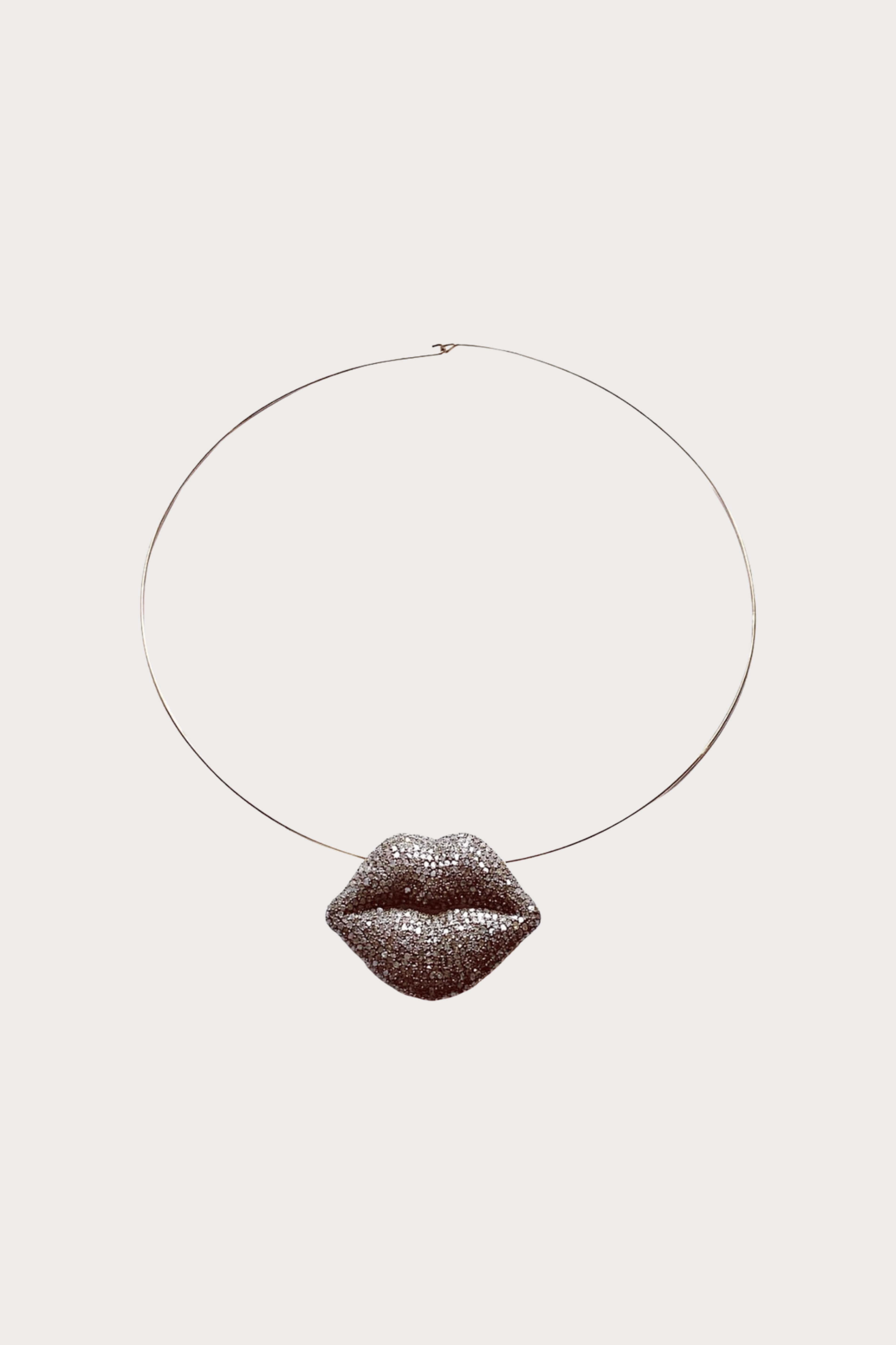 Lip Choker