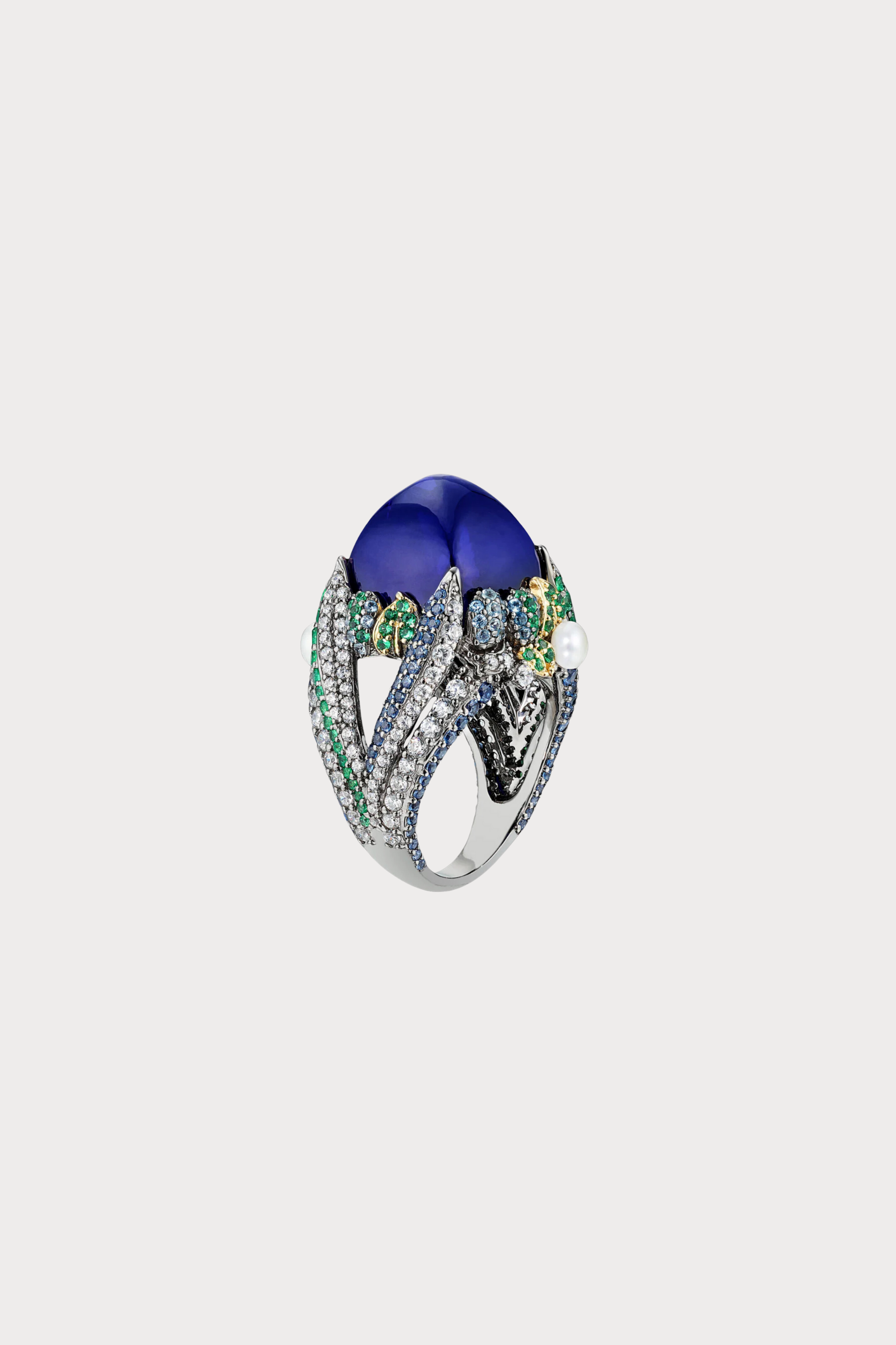 Sapphire Sugarloaf Berry Ring