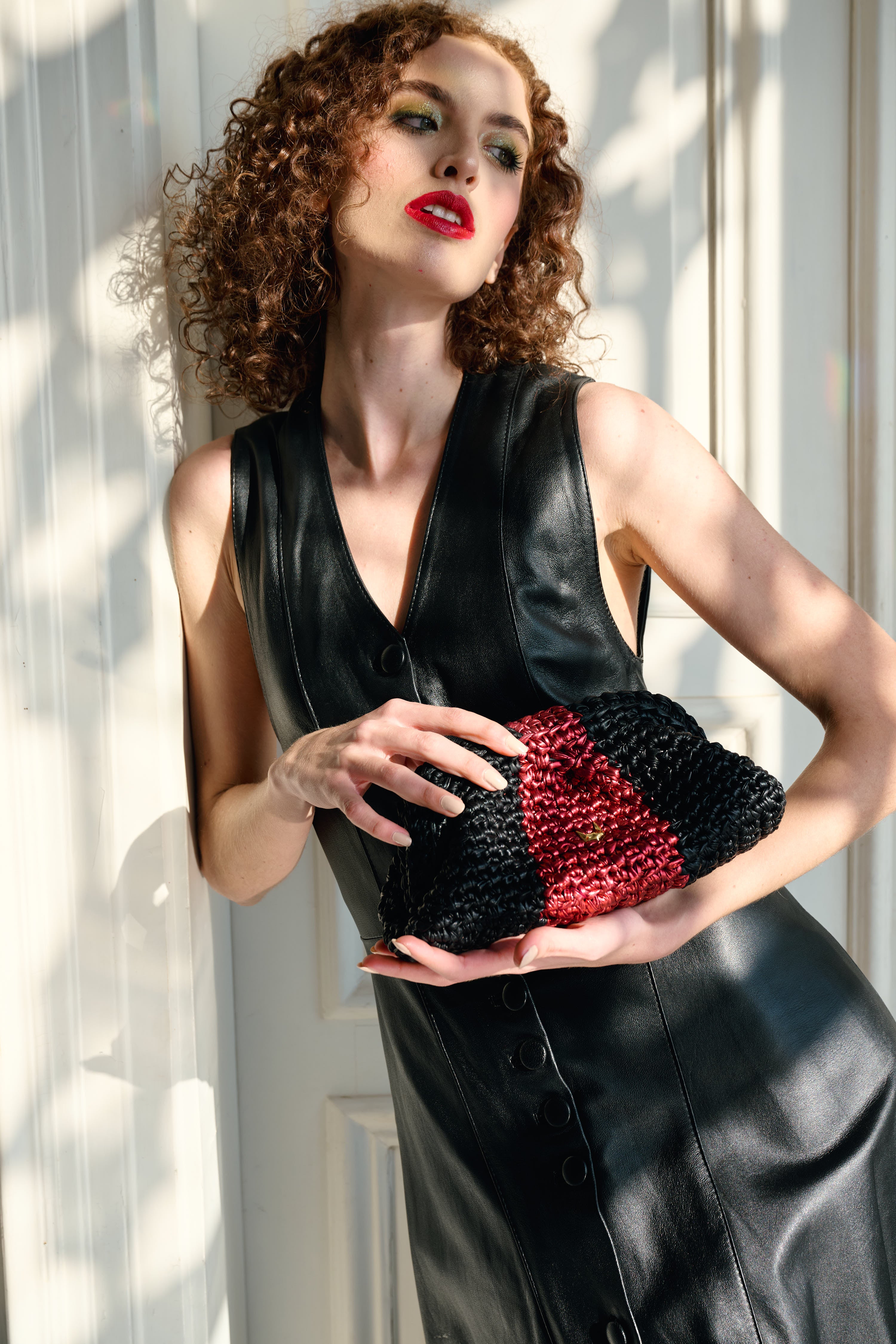 Midi Curve Clutch