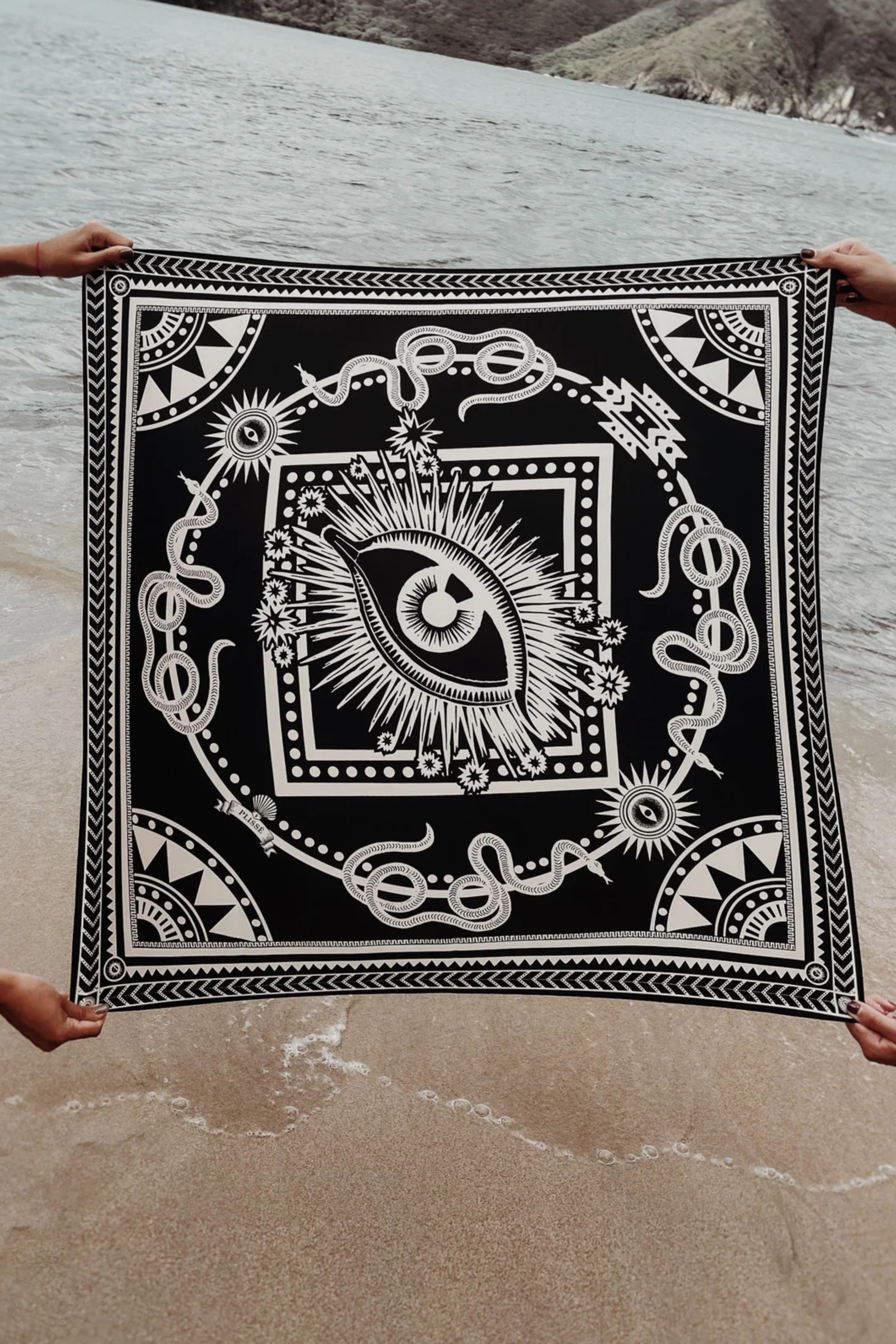 Nazar Scarf, Black