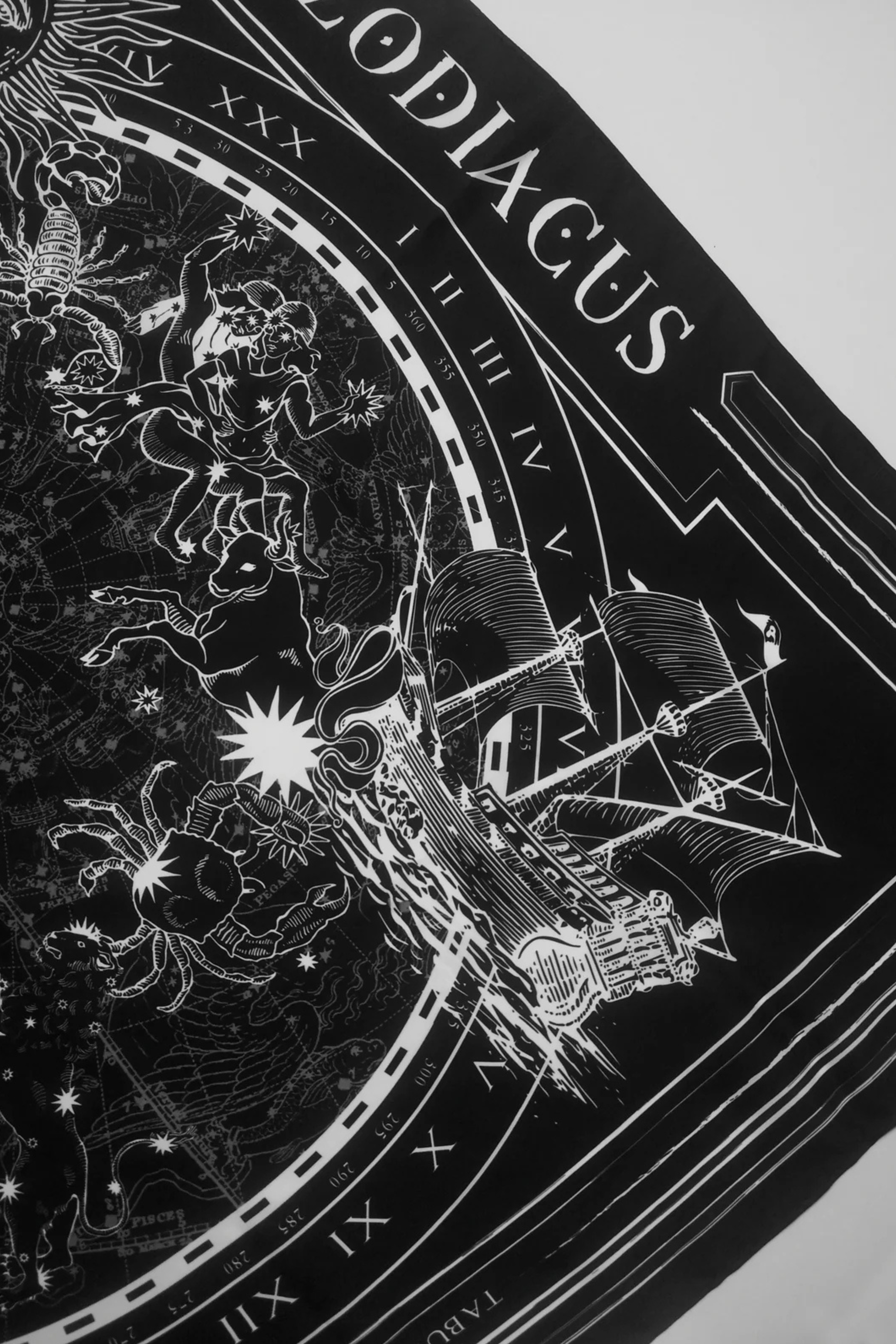 Zodiacus Scarf, Black